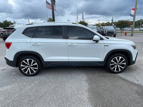 Used 2022 Volkswagen Taos SE image 7