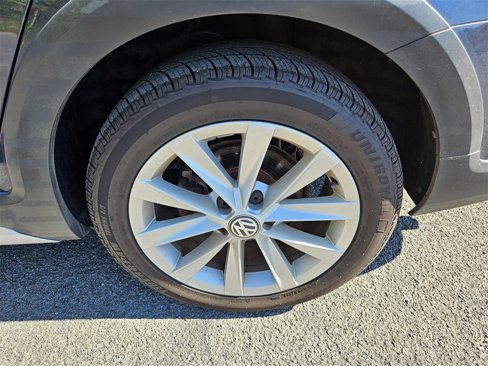 Used 2018 Volkswagen Golf Alltrack S image 12
