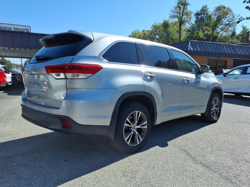 Used 2018 Toyota Highlander LE image 3
