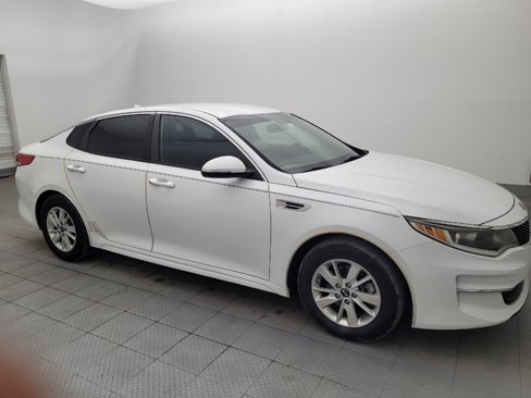 Used 2017 Kia Optima LX image 10