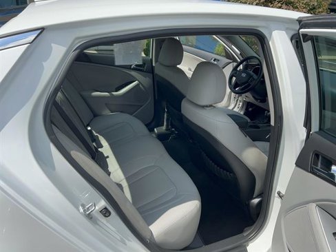 Used 2011 Kia Optima EX image 18