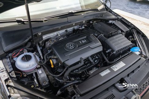 Used 2015 Volkswagen GTI SE image 31