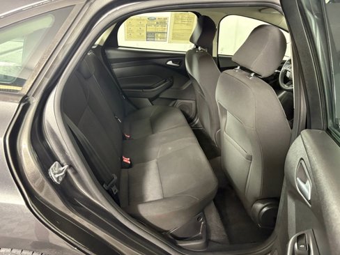 Used 2015 Ford Focus SE image 28