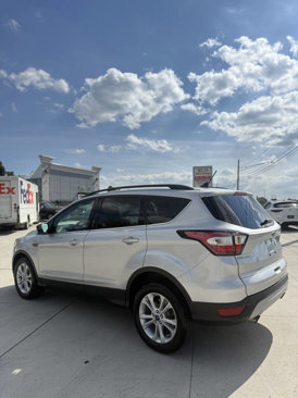 Used 2018 Ford Escape SE w/ SE Sync 3 Package image 4