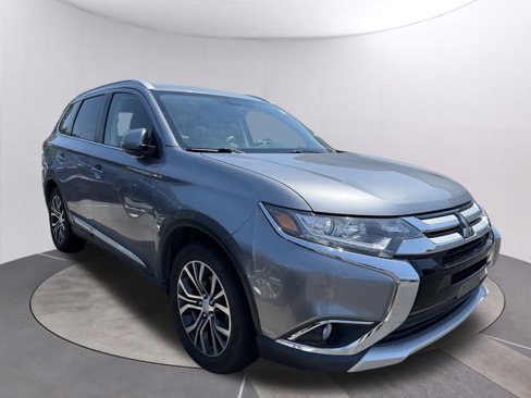 Used 2018 Mitsubishi Outlander SEL image 1