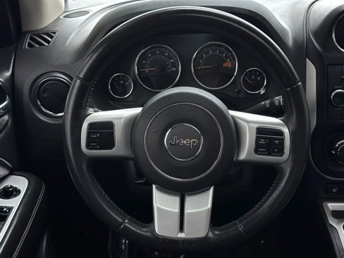Used 2016 Jeep Compass High Altitude image 32