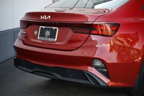 Used 2023 Kia Forte LXS image 9