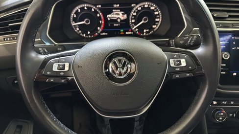 Used 2019 Volkswagen Tiguan SEL Premium w/ 3rd Row Seat Package image 15