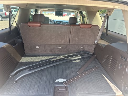 Used 2017 Chevrolet Suburban Premier image 28