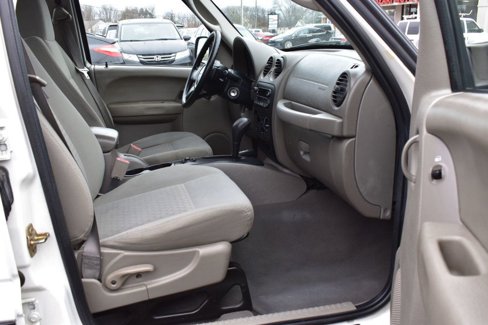 Used 2007 Jeep Liberty Sport w/ Off Road Group image 18