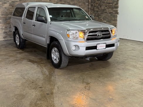 Used 2010 Toyota Tacoma PreRunner image 3