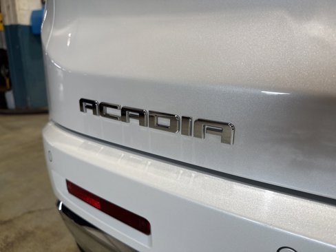 Used 2019 GMC Acadia Denali image 11