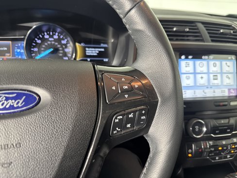 Used 2018 Ford Explorer XLT w/ Equipment Group 202A image 28