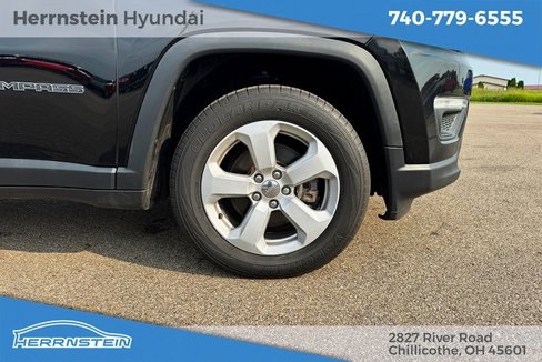 Used 2018 Jeep Compass Latitude w/ Popular Equipment Group image 28