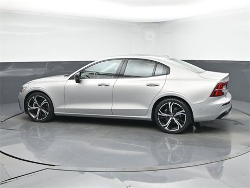 Used 2024 Volvo S60 B5 Plus image 5