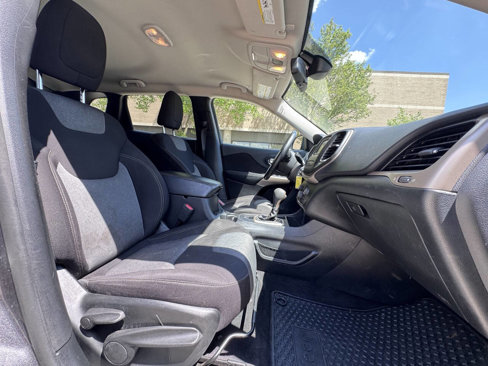Used 2018 Jeep Cherokee Latitude w/ Altitude Package image 17