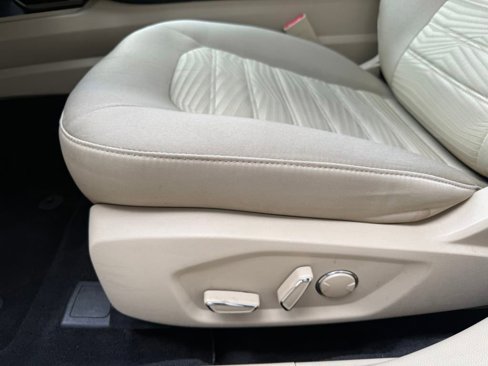Used 2016 Ford Fusion SE image 10