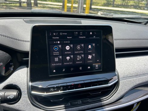 New 2025 Jeep Compass Latitude image 12
