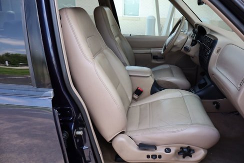 Used 2000 Ford Explorer Eddie Bauer image 22