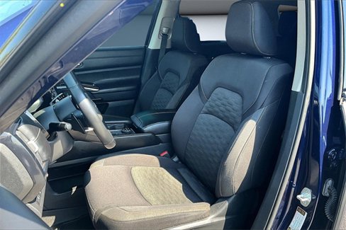 Used 2022 Nissan Pathfinder SV image 21