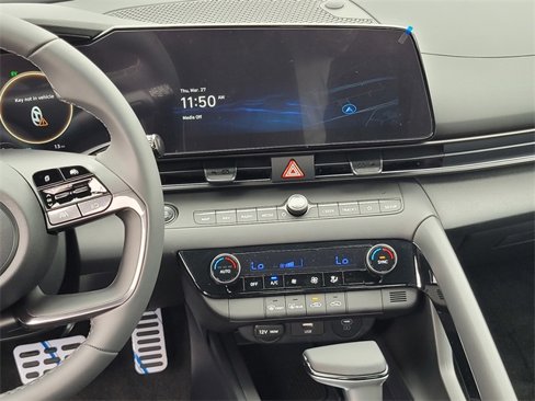 New 2025 Hyundai Elantra SEL image 15