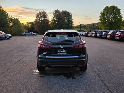 Used 2020 Nissan Rogue Sport S image 7
