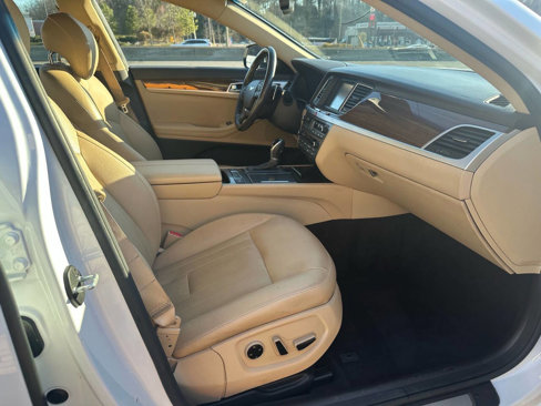 Used 2015 Hyundai Genesis 3.8 image 17