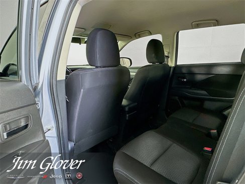 Used 2017 Mitsubishi Outlander SE image 14