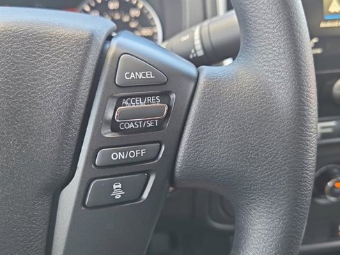 Used 2025 Nissan Frontier SV image 14