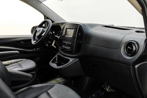 Used 2017 Mercedes-Benz Metris Passenger image 9