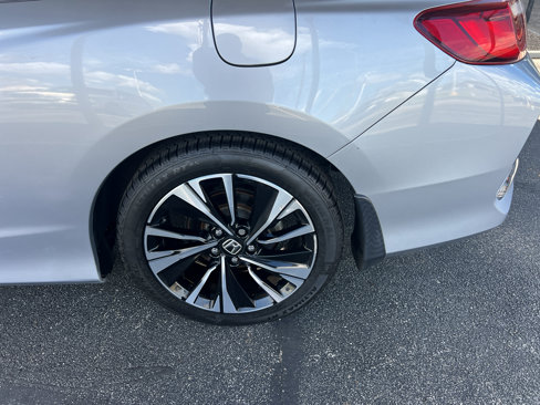 Used 2017 Honda Accord EX image 9