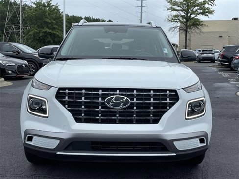 Certified 2023 Hyundai Venue Limited w/ Cargo Package image 2