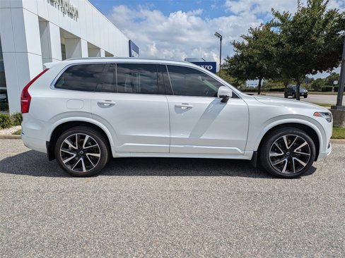 Certified 2022 Volvo XC90 T6 Momentum w/ Advanced Package image 3