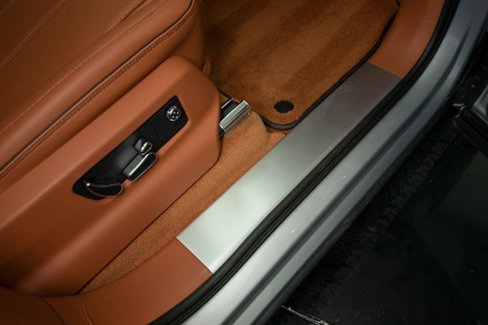 Used 2023 Bentley Bentayga Plug-In Hybrid image 53