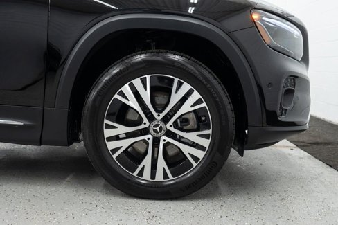Used 2024 Mercedes-Benz GLB 250 4MATIC w/ Driver Assistance Package image 39