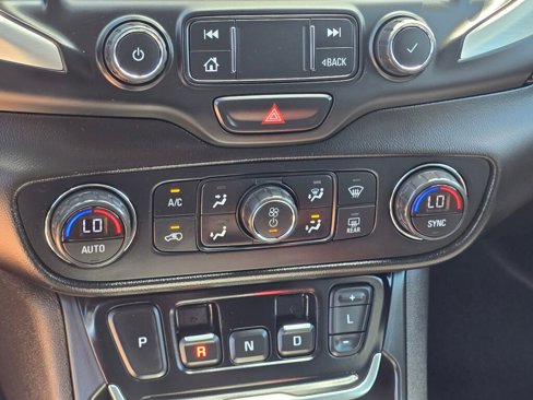 Used 2021 GMC Terrain SLT image 30