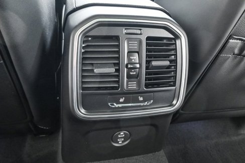 Certified 2025 Porsche Macan image 21