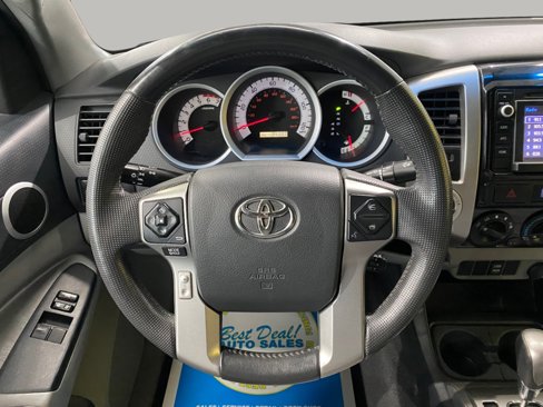 Used 2014 Toyota Tacoma 4x4 Access Cab V6 image 11