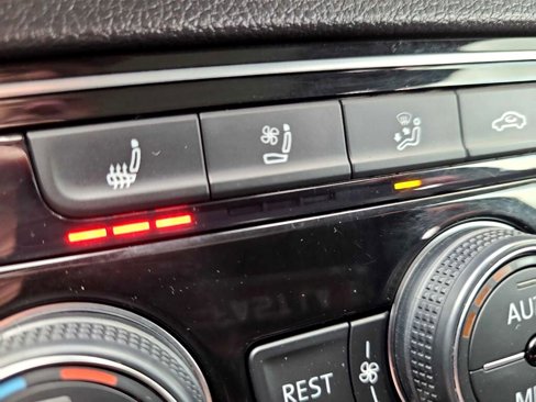 Used 2018 Volkswagen Atlas SEL Premium image 30