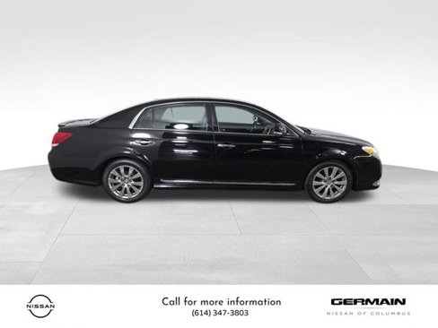 Used 2011 Toyota Avalon Limited image 4