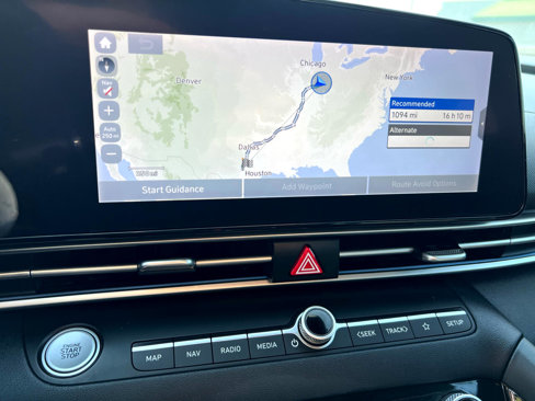Used 2021 Hyundai Elantra Limited image 34