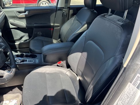 Used 2020 Ford Escape Titanium image 6