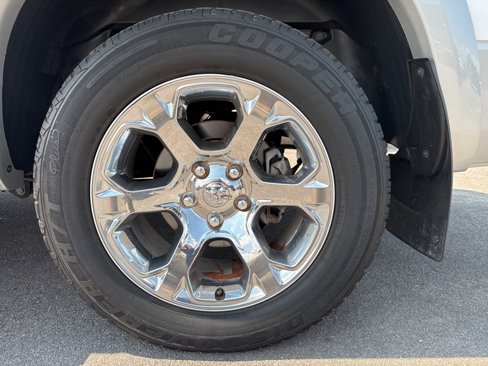 Used 2016 RAM 1500 Laramie image 13