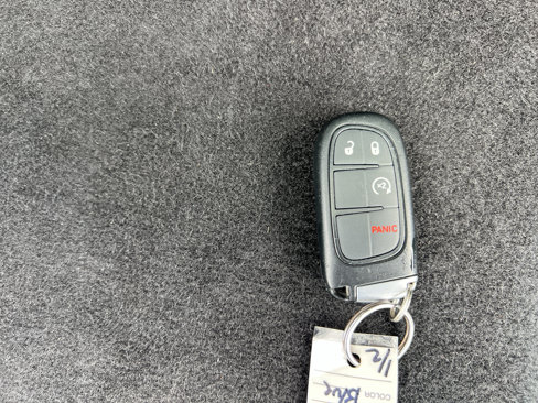 Used 2019 Jeep Cherokee Trailhawk w/ Cold Weather Group image 10