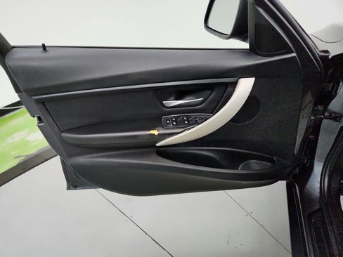 Used 2017 BMW 320i Sedan image 21