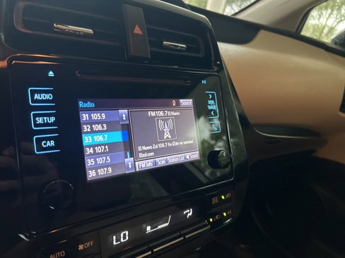 Used 2019 Toyota Prius L Eco image 7