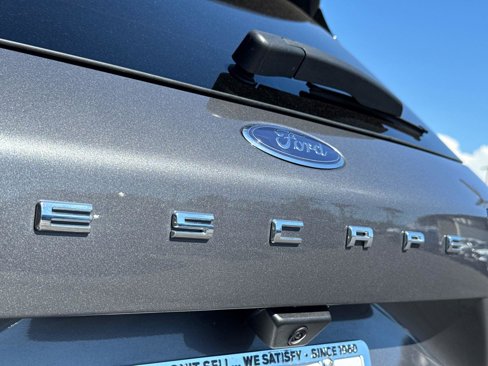 Used 2021 Ford Escape Titanium image 15