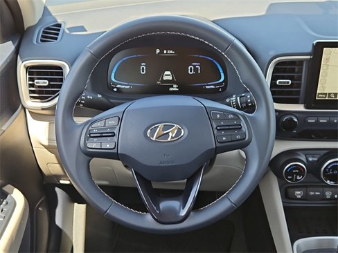 Used 2023 Hyundai Venue Limited image 25