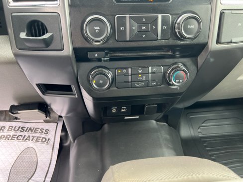 Used 2015 Ford F150 XLT image 18