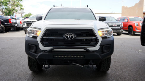 Used 2017 Toyota Tacoma SR image 3